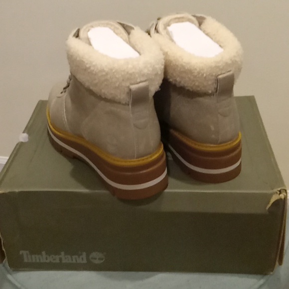 Timberland women's boots-NEW - Picture 3 of 7